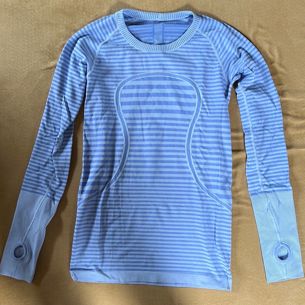 Periwinkle striped lululemon swiftly long sleeve